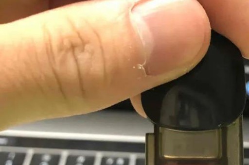 小悦刻一次性打开有油小悦刻第一口漏油